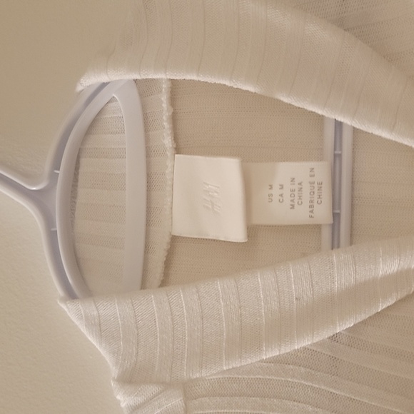 H&M White Short Sleeved High Neck Blouse - Picture 3 of 4